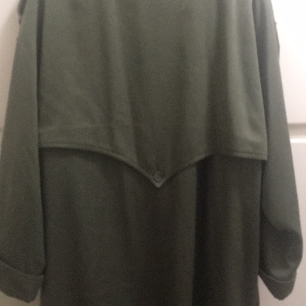 Green-gray Trench - Picture 5 of 8